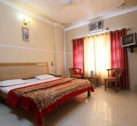 Hotel King Haridwār Стая снимка